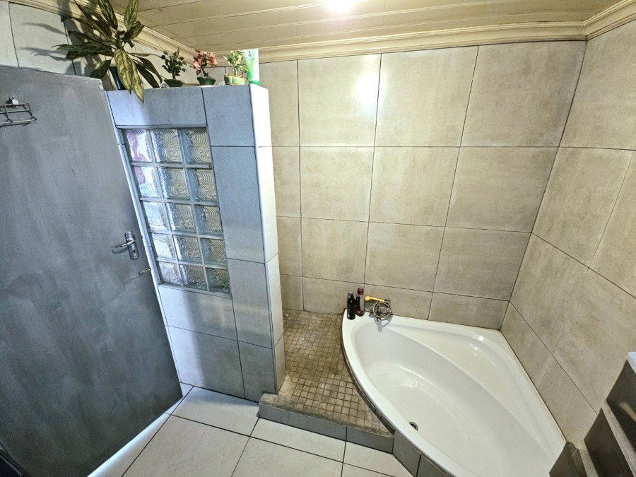 4 Bedroom Property for Sale in Strandfontein Village Western Cape